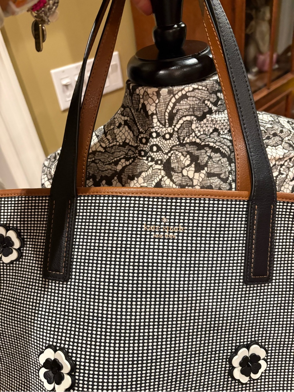 Kate Spade Ash Street Flower Applique Tote - Picture 10 of 12
